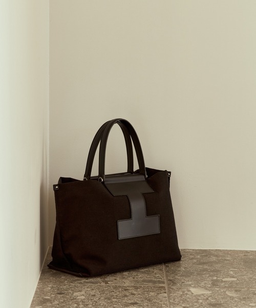 IACUCCI（イアクッチ） ハンドバッグ FREE ブラック レディース