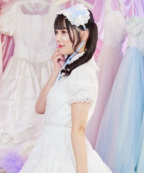 BODYLINE ブラウス シャツ 半袖 ハートパールボタンの半袖レースフリル