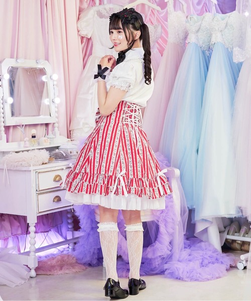 BODYLINE ブラウス シャツ 半袖 ハートパールボタンの半袖レースフリル