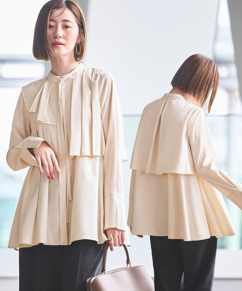 ブラウス シャツ 洗える ストレッチ 取り外し可能 ｜ アシンメトリープリーツケープ ブラウス ( ボウタイ 付 ) ｜ 長袖 体型カバー バンドカラ