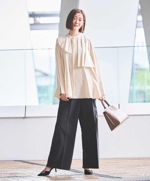 ブラウス シャツ 洗える ストレッチ 取り外し可能 ｜ アシンメトリープリーツケープ ブラウス ( ボウタイ 付 ) ｜ 長袖 体型カバー バンドカラ RUIRUE BOUTIQUE ブラウス シャツ 洗える ストレッチ 取り外し