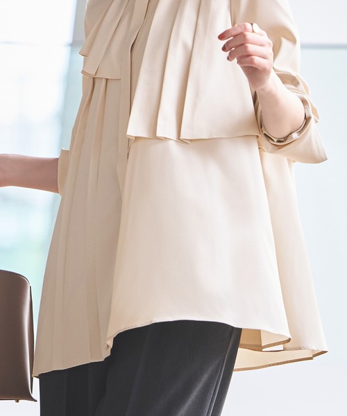 ブラウス シャツ 洗える ストレッチ 取り外し可能 ｜ アシンメトリープリーツケープ ブラウス ( ボウタイ 付 ) ｜ 長袖 体型カバー バンドカラ RUIRUE BOUTIQUE ブラウス シャツ 洗える ストレッチ 取り外し