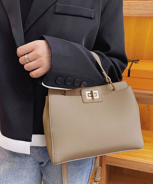 【美品】フェンディ ショルダーバッグ 2way レディロック レオパード 美品】フェンディ ショルダーバッグ 2way レディロック レオパード
