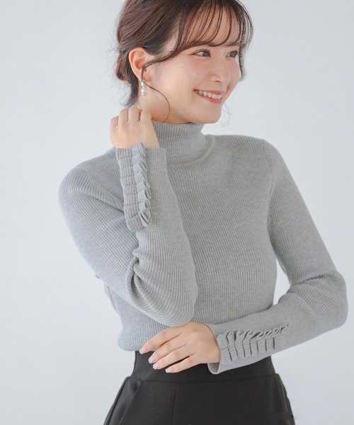 Fit more（フィットモア） ニット セーター ラメ袖フリルタートル