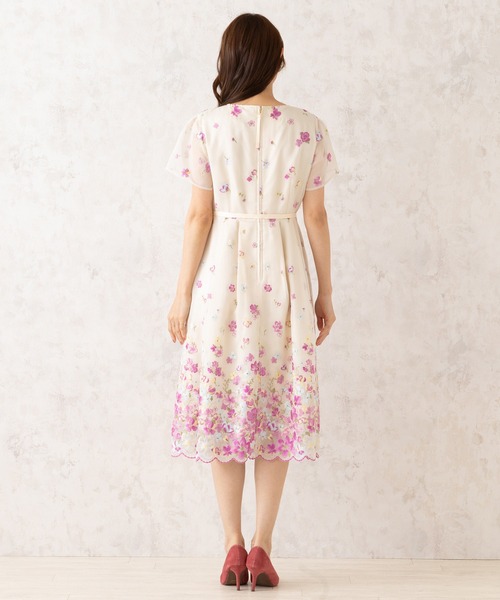 Rose Tiara（ローズティアラ） ワンピース 吹き上げフラワー刺繍