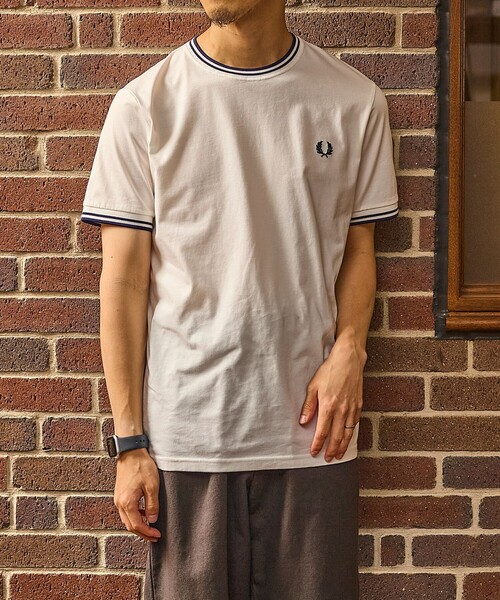 今季　FREDPERRY ツインティップTシャツ　ネイビー　新品タグ付　お値下げ 今季 FREDPERRY ツインティップTシャツ ネイビー 新品タグ付き