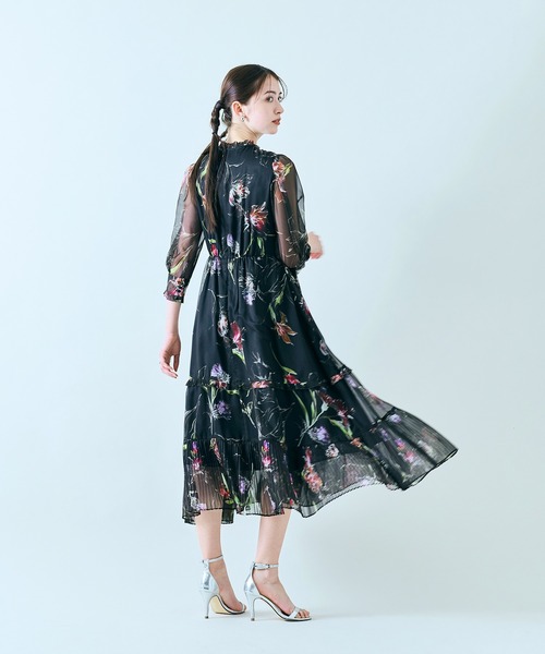 【期間限定】Audie a Muses　ボタニカルプリントワンピース Audie a Muses ワンピース フラワーモチーフスリーブワンピース