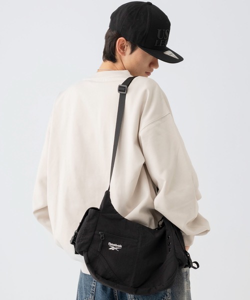 90s Reebok リーボック　メッセンジャーバック　ショルダーバック　y2k Reebok（リーボック） ショルダーバッグ 「EC別注」Reebok ロゴ入り