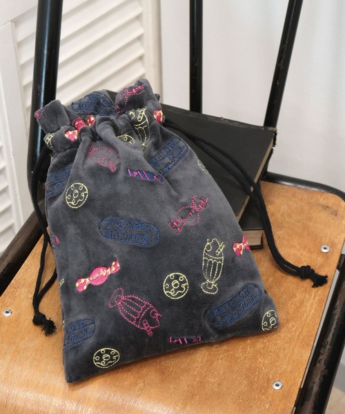 BAYFLOW（ベイフロー） ポーチ BFベロア刺繍巾着ポーチ レディース