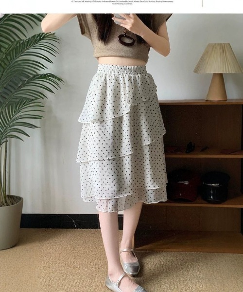 スカート 白・黒の 2 色展開、ドット柄シフォン 3 段ケーキスカート