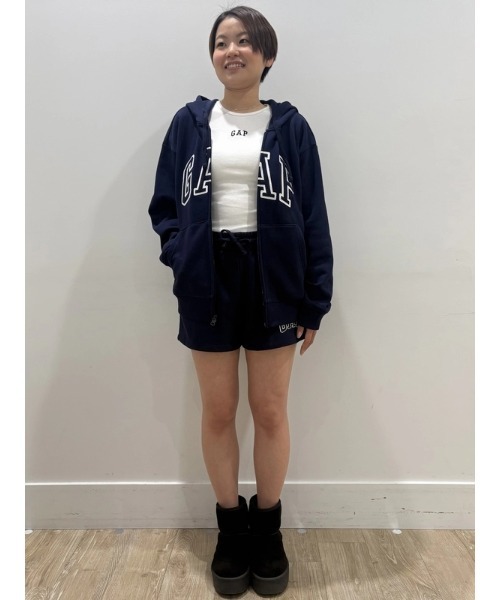 ブラックショートパンツ ロゴ入り GAP（ギャップ） パンツ GAPロゴ ショートパンツ（WOMENS) レディース