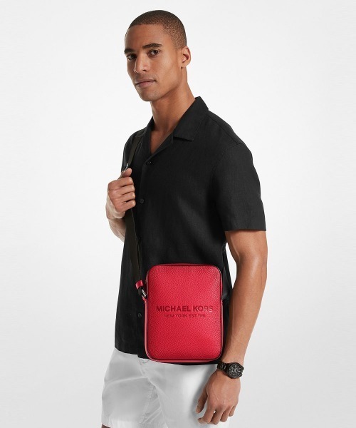 【Michael Kors】エンボスペブルレザー メッセンジャーバッグ セール】COOPER エンボスロゴ ペブルレザー クロスボディ