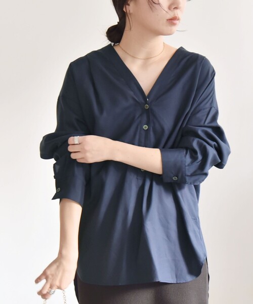 quaranciel:〈手洗い可能〉Vネック バック ギャザー ブラウス quaranciel ブラウス シャツ quaranciel:「手洗い可能」Vネック