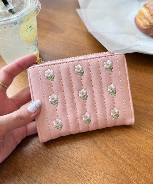 SOLLON. 財布 フラワー刺繍二つ折りミニウォレット レディース