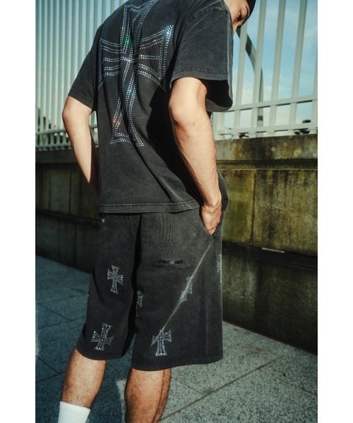 パンツ UNKNOWN LONDON RHINESTONE SHORTS UNKNOWN LONDON アンノウンロンドン｜Black with Green Dagger