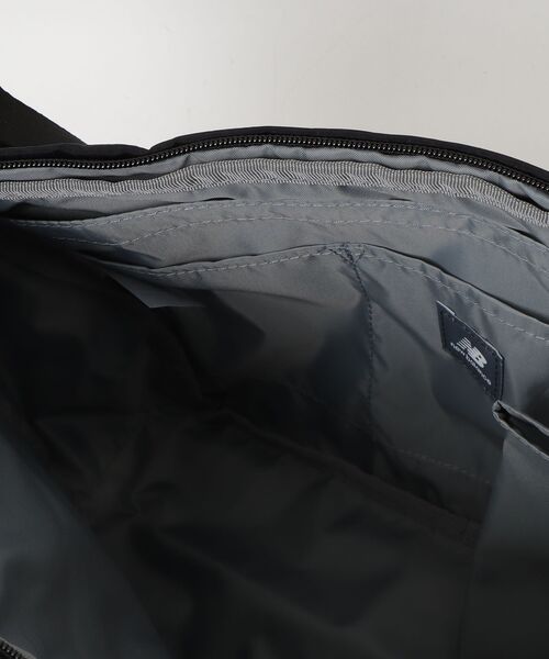 New Balance（ニューバランス） ショルダーバッグ 舟形ショルダー
