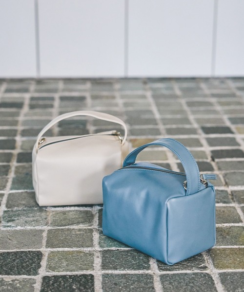 グレーと水色のレザー2WAYショルダーバッグ LAKOLE（ラコレ） ショルダーバッグ バッグ ミニ ソフトスクエアミニ