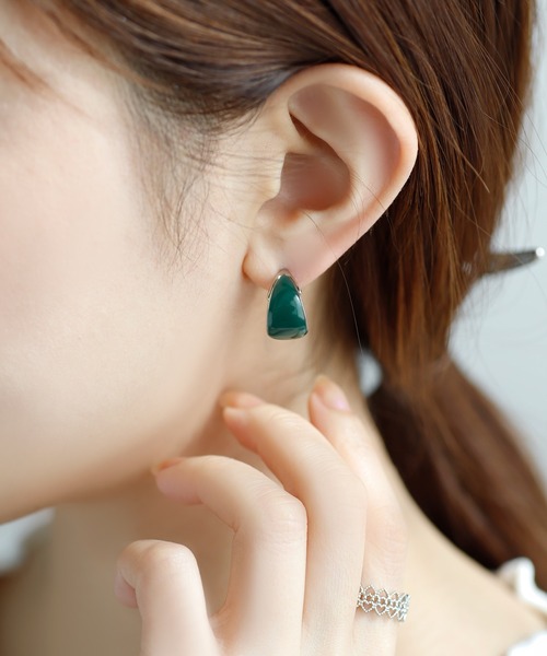 ANEMONE（アネモネ） ピアス つやつやプレートのシックカラーピアス