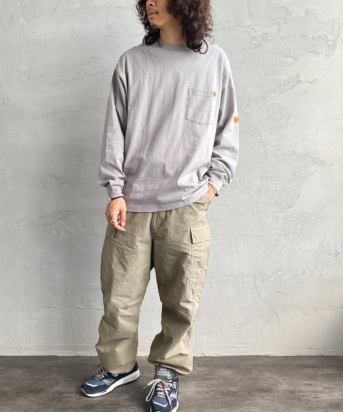 「UNIVERSAL OVERALL」 長袖カットソー M ホワイト レディース