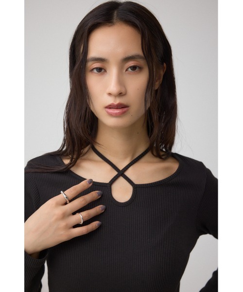 AZUL BY MOUSSY（アズールバイマウジー） tシャツ チョーカータイト