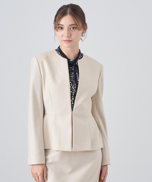 ご*多様 超美品 クリーニング済 anayiノーカラージャケット ヌードベージュ ANAYI（アナイ） ノーカラージャケット 38 ベージュ レディース