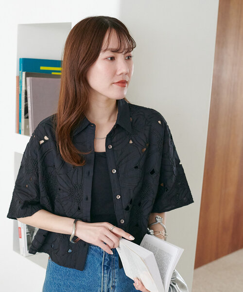 新品　シビラ　花柄刺繍 半袖シャツ 黒 セール】 モヘアフラワー刺繍シャツ （シャツ・ブラウス