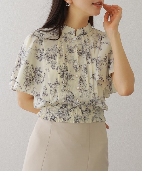 美品　プリーツプリーズ　シャツ　ブラウス　総柄　花　蝶々　カーキ　大きいサイズ4 Lace Ladies（レースレディース） ブラウス シャツ 半袖 スタンド