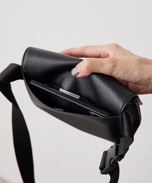 k*a様 ear PAPILLONNERインフルエンサーuchida企画ショルダ ear PAPILLONNER（イア パピヨネ） ショルダーバッグ バッグ