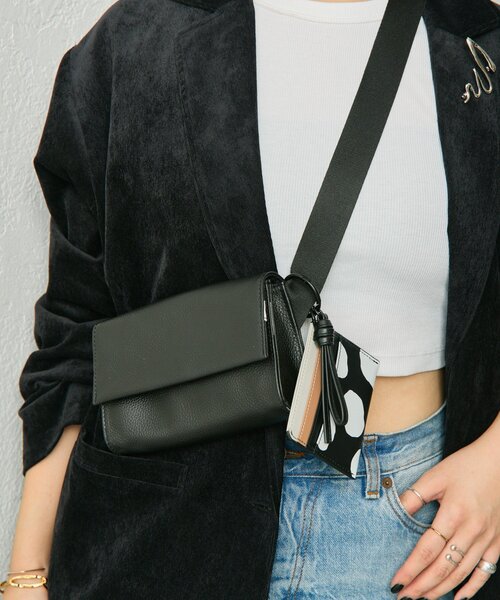 ear PAPILLONNER（イア パピヨネ） ショルダーバッグ バッグ