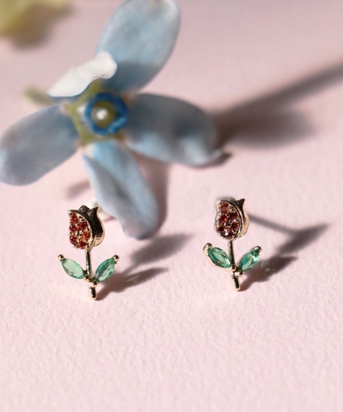 Zoule（ゾーラ） アレルギー対応 ピアス ゾーラ：FLOWER LETTER SERIES