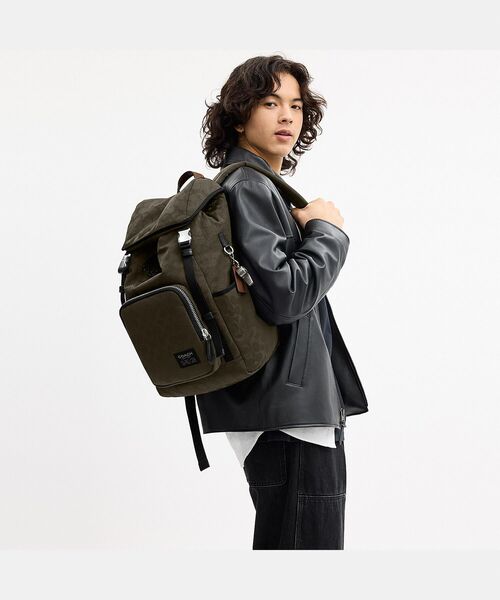 新品☆COACH ナイロンリュック COACH（コーチ） デイバック リュック ローガン バックパック