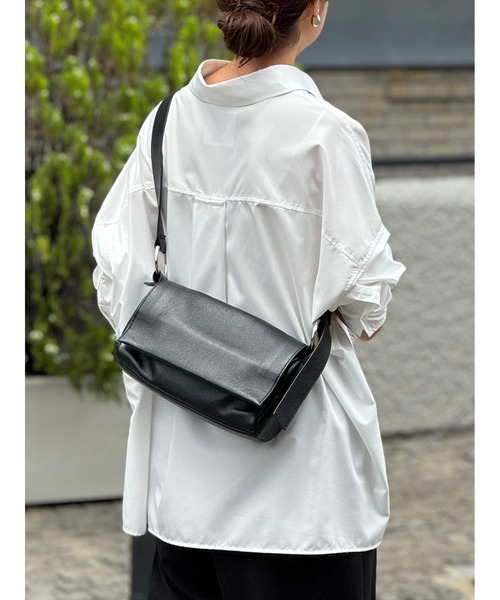 BEARDSLEY ショルダーバッグ バッグ レザーボディバッグ