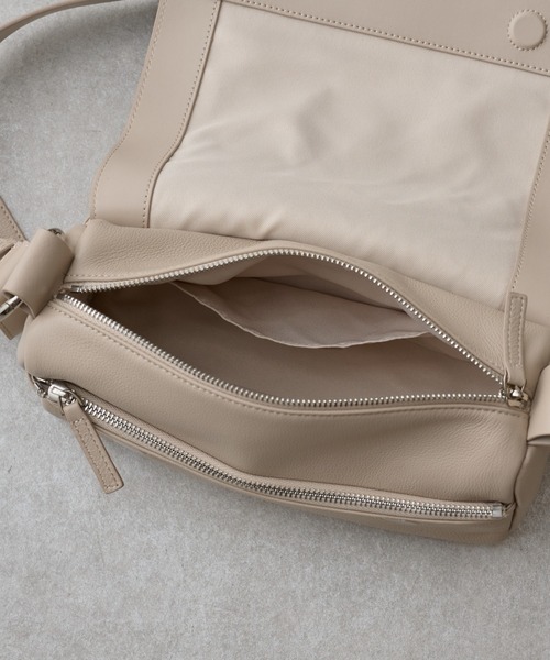 ビアズリー BEARDSLEY レザーボディバッグ （beige