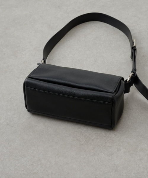BEARDSLEY ショルダーバッグ バッグ レザーボディバッグ