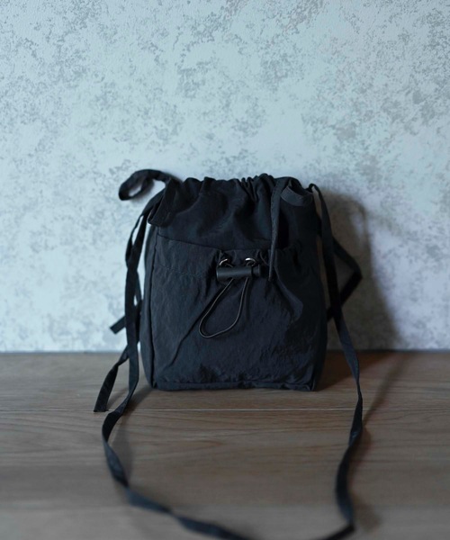ロラライハリス♡ブラックサテン♡刺繍のショルダーバッグ♡サコッシュ♡ ロラライハリス♡ブラックサテン♡刺繍のサコッシュ♡ショルダー