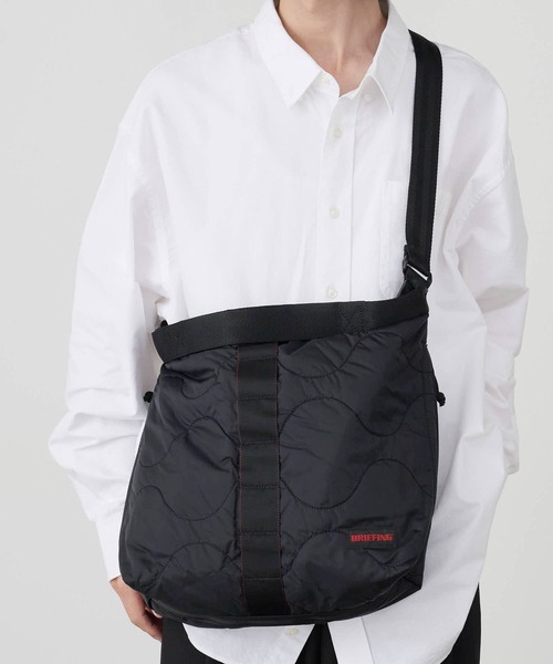 BRIEFING ブリーフィング ショルダーバッグ JUMPER M ブラック BRIEFING（ブリーフィング） ショルダーバッグ QUILTED JUMPER M