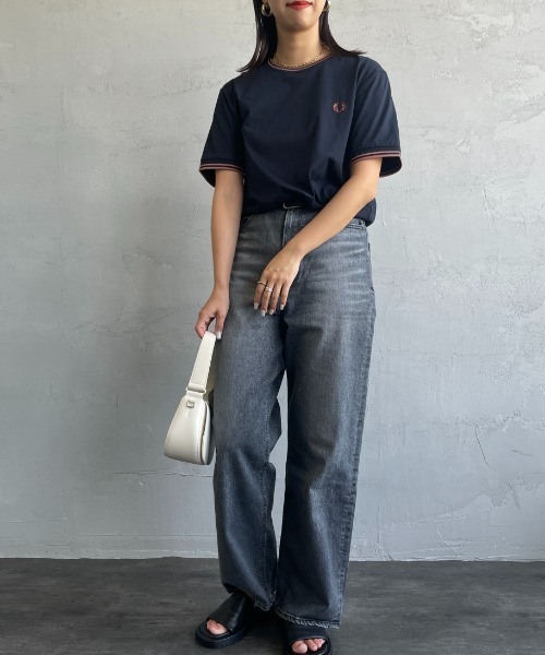 美品　フレッドペリー　ゴールド　ブラック　ロゴ刺繍 FRED PERRY tシャツ 「FRED PERRY/フレッドペリー」 ツイン