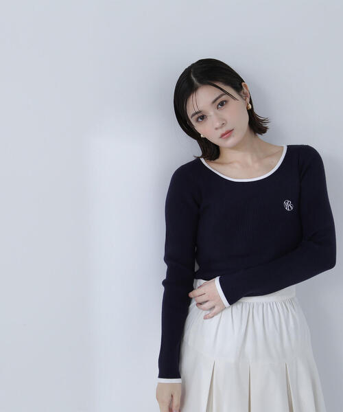 Rene 新未使用　黒 ピークスニット　パフスリーブ リボンベルト付　36サイズ NATURAL BEAUTY BASIC ニット セーター エンブレムバイカラー