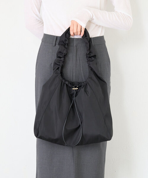 ブラックナイロンハンドバッグ ギャザー入り BIRTHDAY BAR（バースデイバー） トートバッグ 撥水ナイロンギャザー