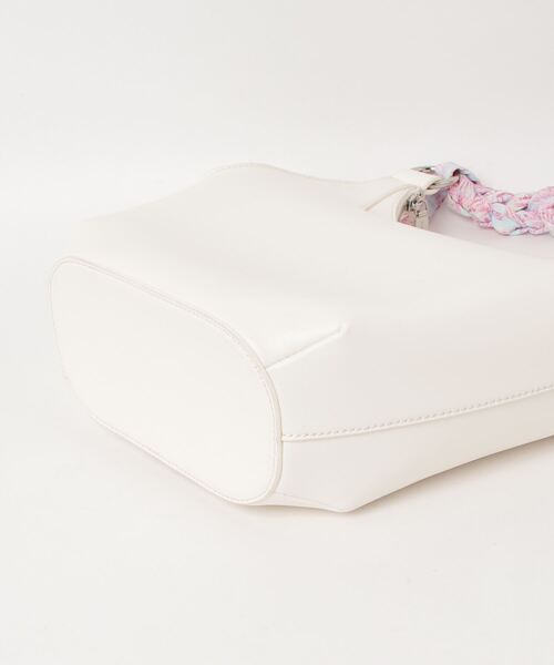 charles&keith ホワイト レザー トートバッグ CHARLES & KEITH クラシックダブルハンドル トートバッグ（White
