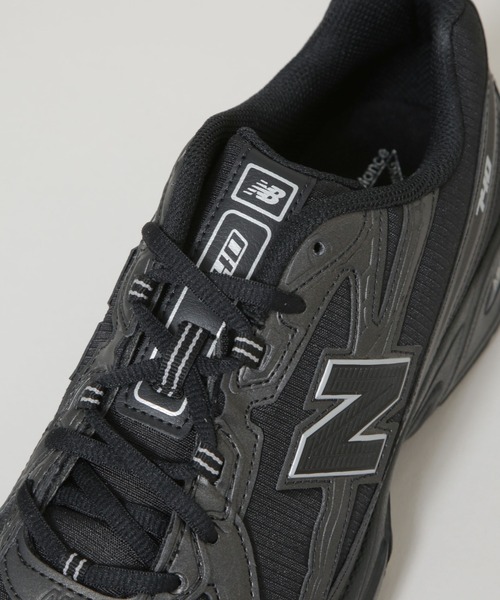 「New Balance」 ローカットスニーカー 27 グレー メンズの画像