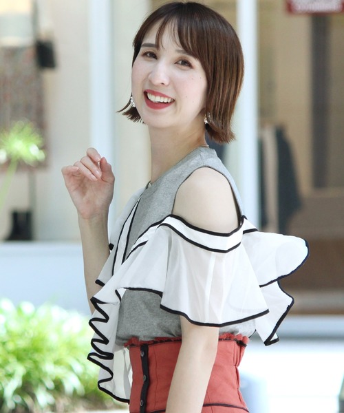 tobechicタグ付新品未使用ベージュ フリル付き半袖トップス★size44★ ElegChic tシャツ Tシャツ バイカラーフリルトップス レディース