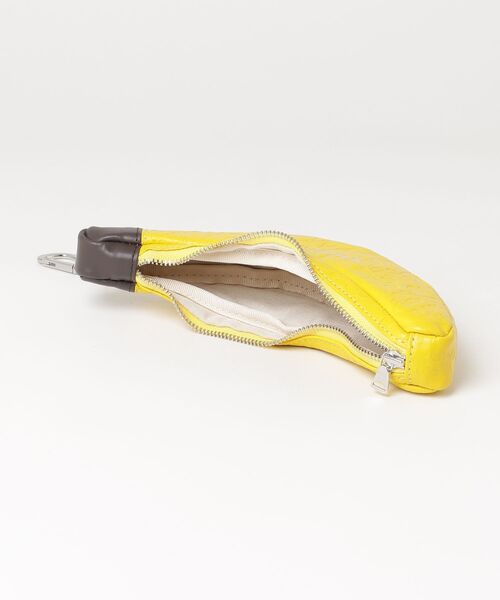 A BATHING APE（アベイシングエイプ） ポーチ SOLID CAMO BANANA MINI