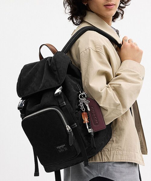 【新品同様】COACH コーチ F37880 リュックサック タイガー アニマル柄 ミニ チャーリー リュック・デイパック　バックパック セールCOACHコート寅年タイガー虎柄プリントバックパック (Coach