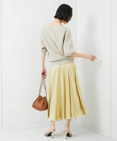 MICHEL KLEIN（ミッシェルクラン） スカート レザーライクサテンフレア