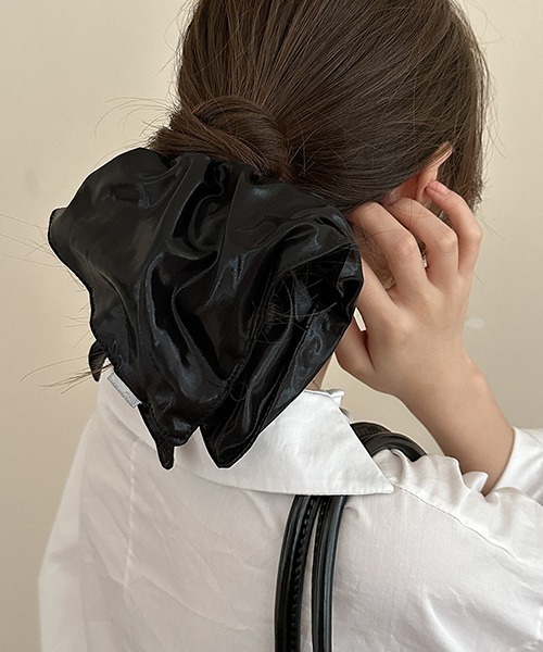 ジュジュ ◇ネコポス送料無料◇メタルプレート付きシュシュ HS-214【mbgt