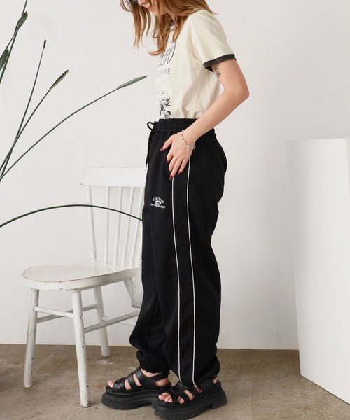 CHANEL ブラック スエットパンツ ストライプ ROOP TOKYO スウェットパンツ ジャージ ドロストデザイン サイドライン