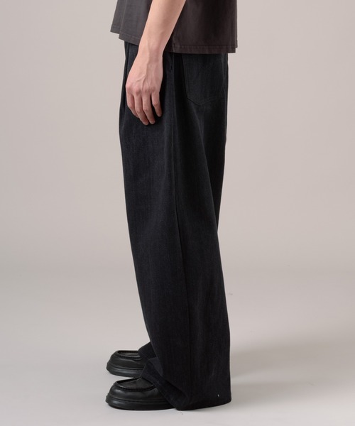 Levi's（リーバイス） ジーンズ BLUETAB(TM) ワイドプリーツ CROP