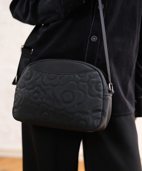MARY QUANT デイジーランダムキルト ショルダーバッグ 総柄 MARY QUANT（マリークヮント） ショルダーバッグ バッグ マリー