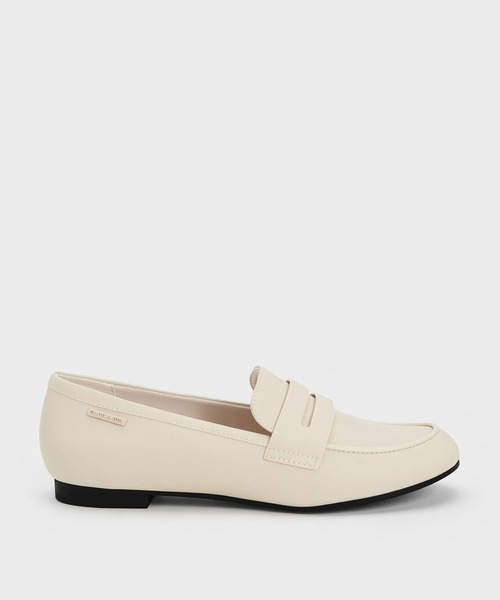 CHARLES ＆ KEITH ローファー カットアウト アーモンドトゥ
